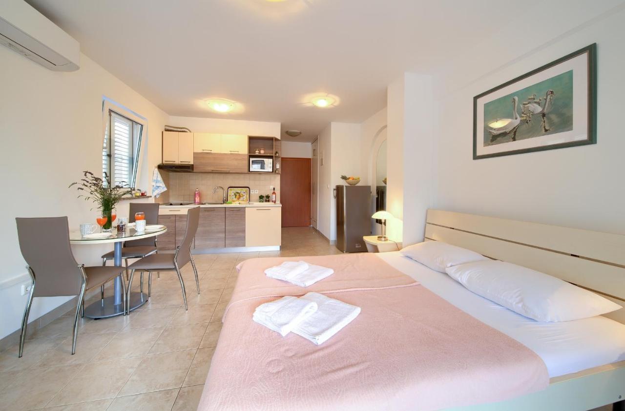 Apartments Ivica Krk Island Šilo Eksteriør bilde
